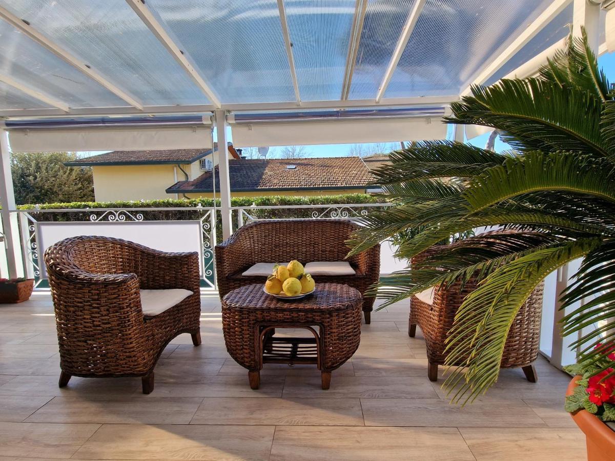 Tra Forte Dei Marmi E Marina Di Massa - Il Melograno Esterno foto